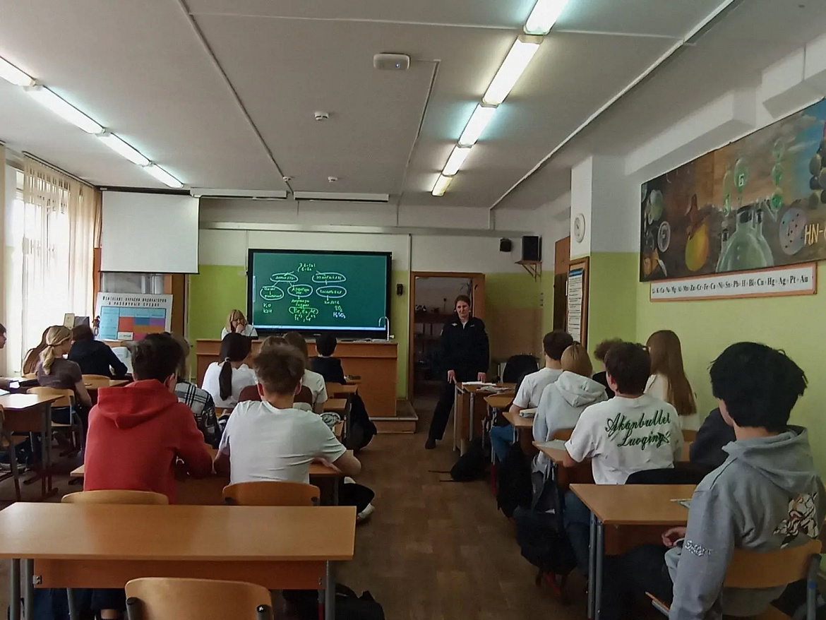 В «Школе Ломоносова» прошел урок кибербезопасности от сотрудников полиции