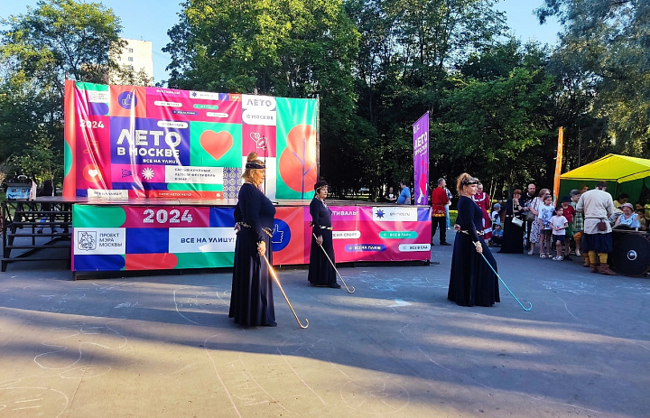 Новогиреевцы отметили День семьи, любви и верности