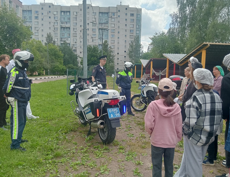 Дорожные полицейские Восточного округа г. Москвы провели профилактическое мероприятие для пациентов Центра борьбы с туберкулезом
