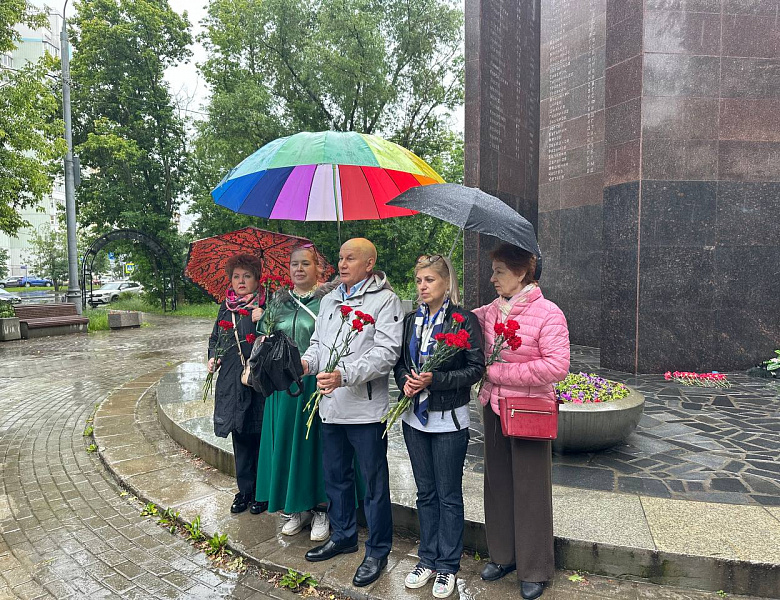 Новогиреевцы провели митинг накануне Дня памяти и скорби