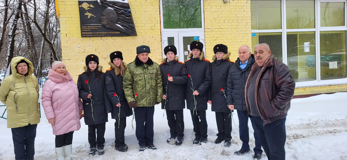 Накануне годовщины Битвы за Москву  новогиреевцы почтили память героев Великой Отечественной войны